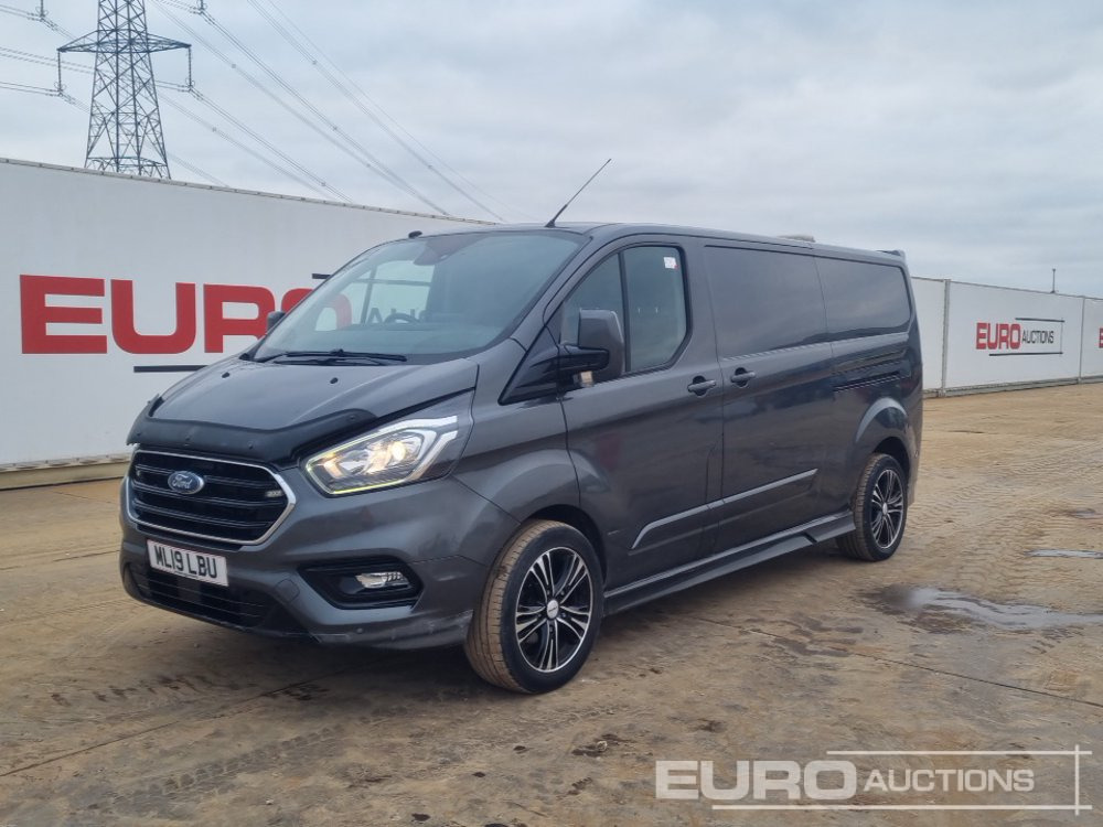 2019 Ford Transit Custom 320 - الشاحنات الصغيرة: صور 1 2019 Ford Transit Custom 320 - الشاحنات الصغيرة: صور 1