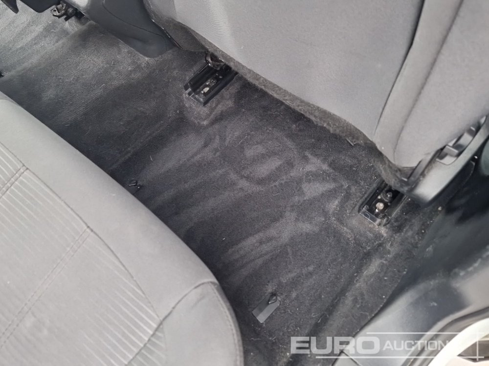 سيارة دفع رباعي 2019 Range Rover Evoque: صور 25