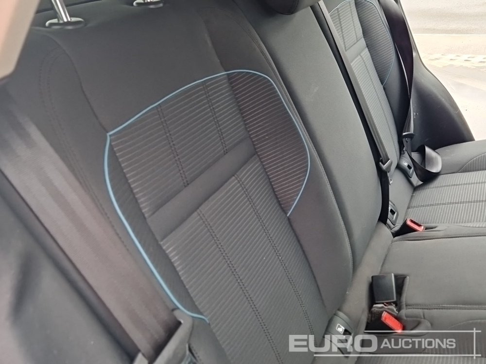 سيارة دفع رباعي 2019 Range Rover Evoque: صور 27