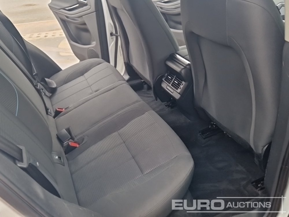 سيارة دفع رباعي 2019 Range Rover Evoque: صور 24