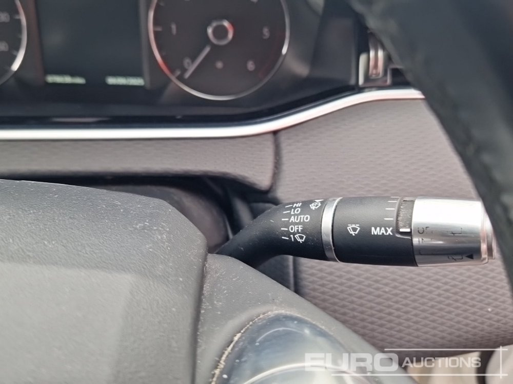 سيارة دفع رباعي 2019 Range Rover Evoque: صور 35