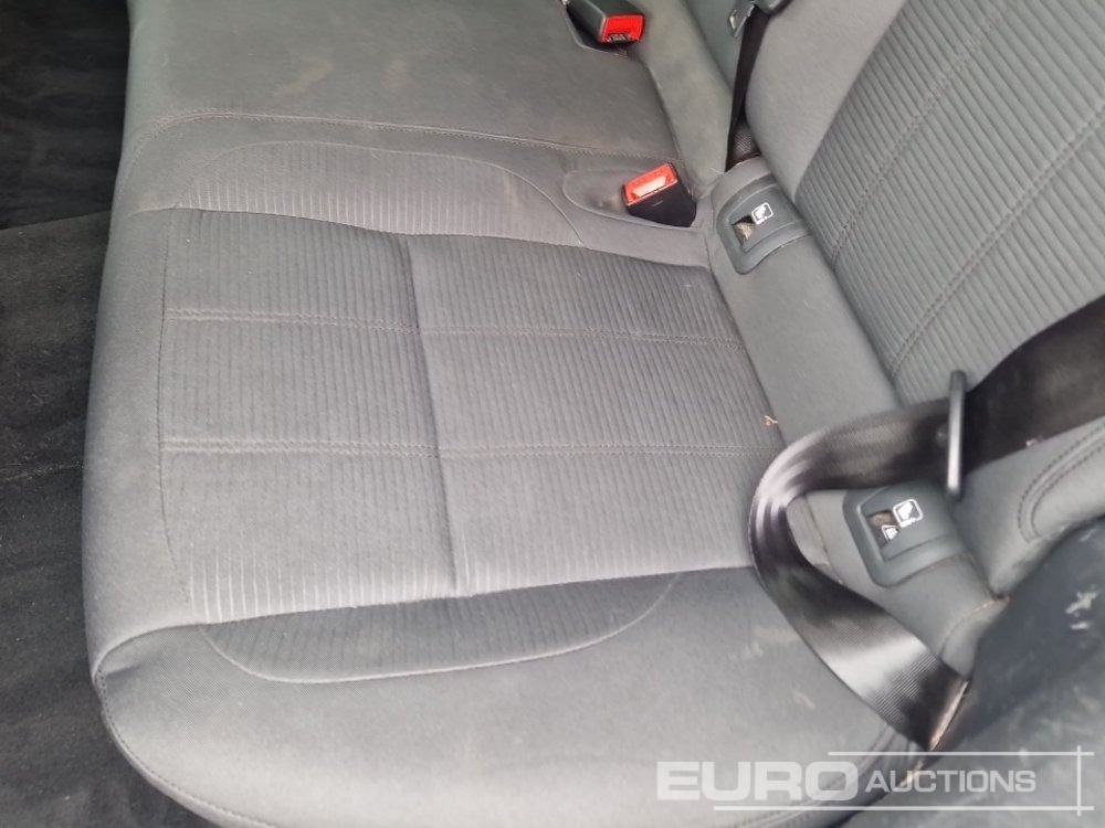 سيارة دفع رباعي 2019 Range Rover Evoque: صور 22