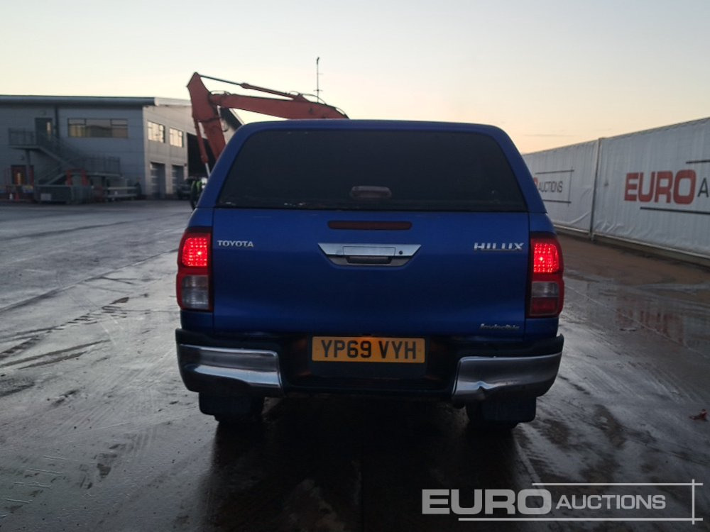 2019 Toyota Hilux - شاحنة البيك أب: صور 4 2019 Toyota Hilux - شاحنة البيك أب: صور 4