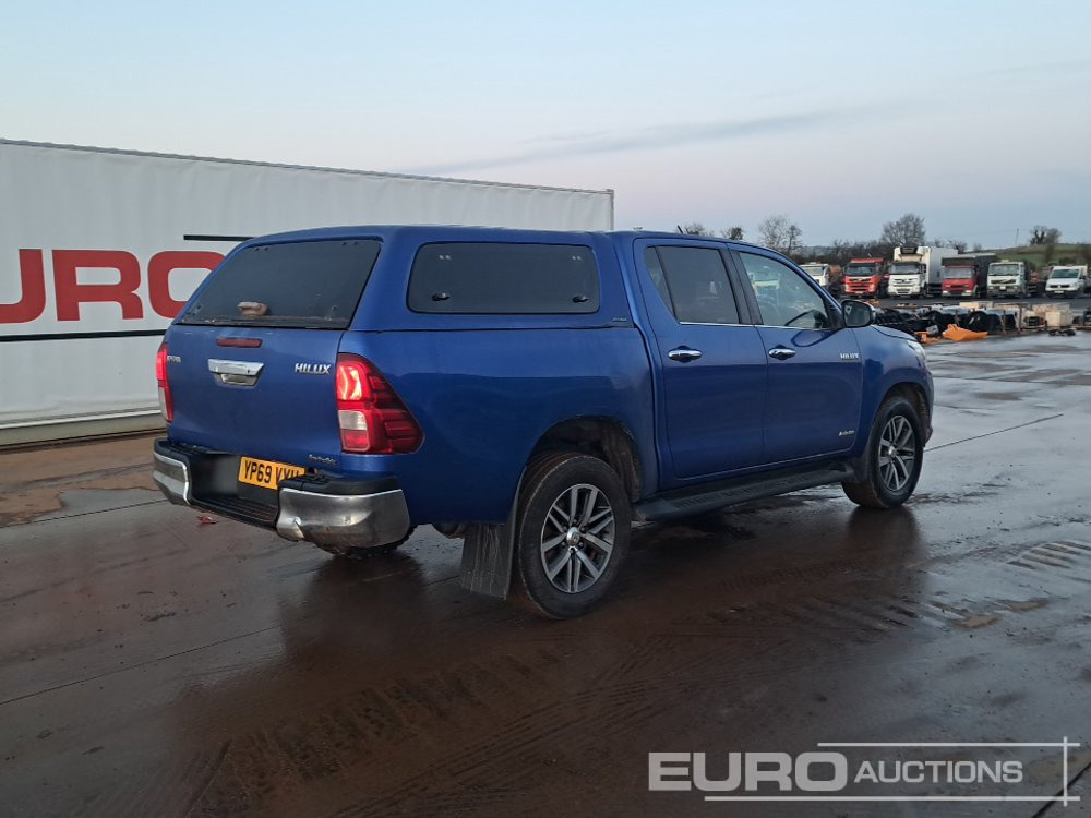 2019 Toyota Hilux - شاحنة البيك أب: صور 5 2019 Toyota Hilux - شاحنة البيك أب: صور 5