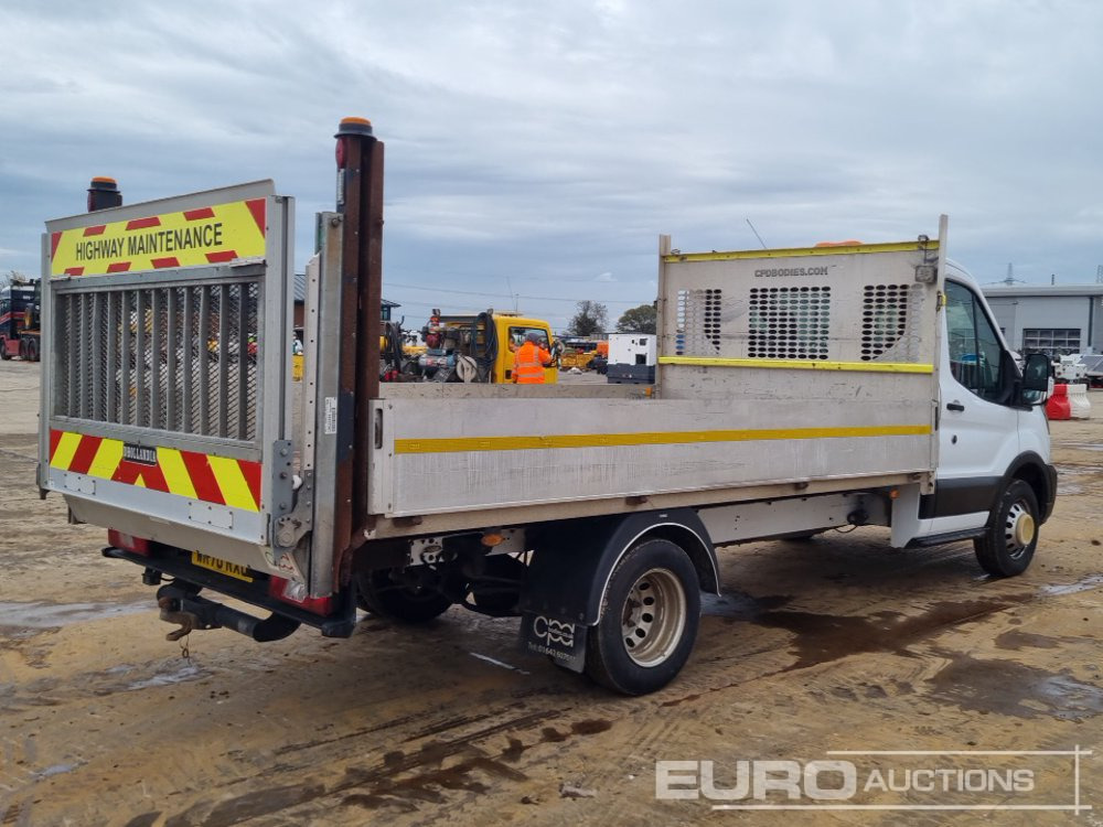 2020 Ford Transit 350 - الشاحنات الصغيرة المسطحة: صور 5 2020 Ford Transit 350 - الشاحنات الصغيرة المسطحة: صور 5