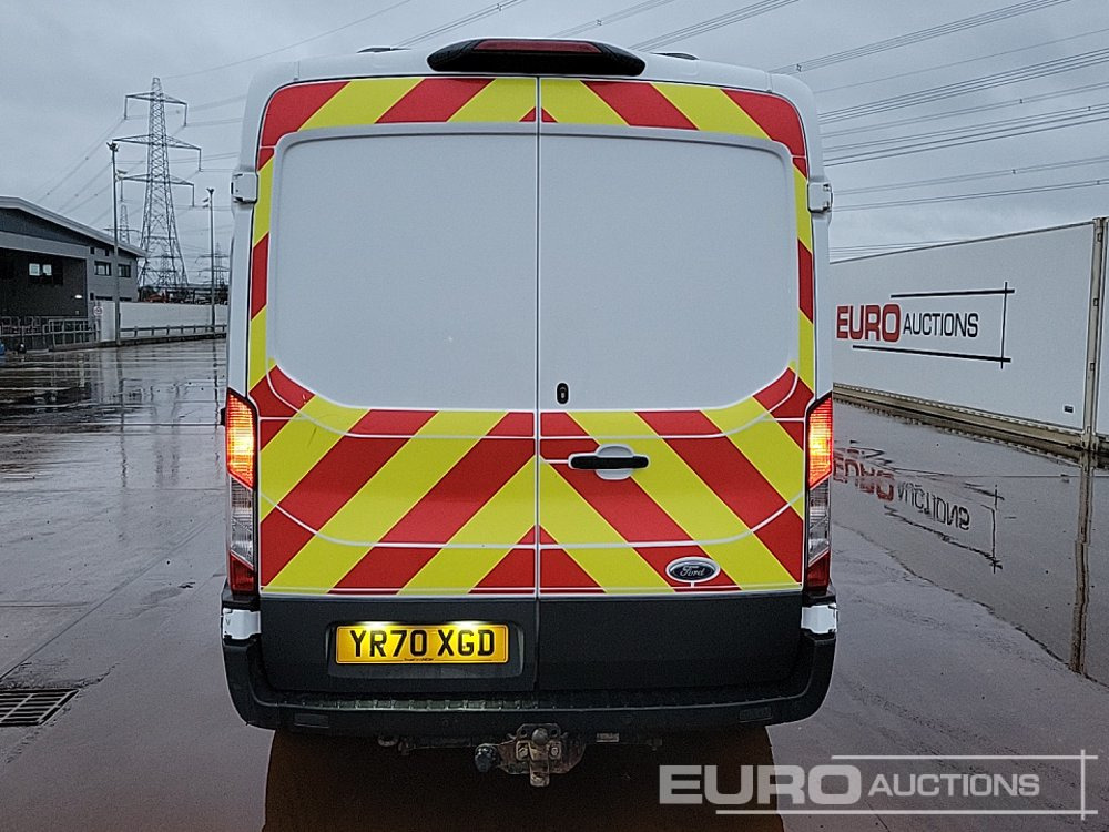 2020 Ford Transit 350 - الشاحنات الصغيرة: صور 4 2020 Ford Transit 350 - الشاحنات الصغيرة: صور 4
