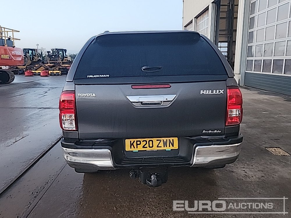 2020 Toyota Hi-Lux - شاحنة البيك أب: صور 4 2020 Toyota Hi-Lux - شاحنة البيك أب: صور 4