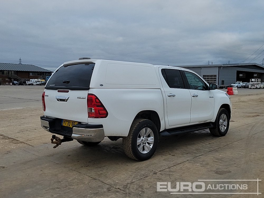2020 Toyota Hilux Icon - شاحنة البيك أب: صور 5 2020 Toyota Hilux Icon - شاحنة البيك أب: صور 5