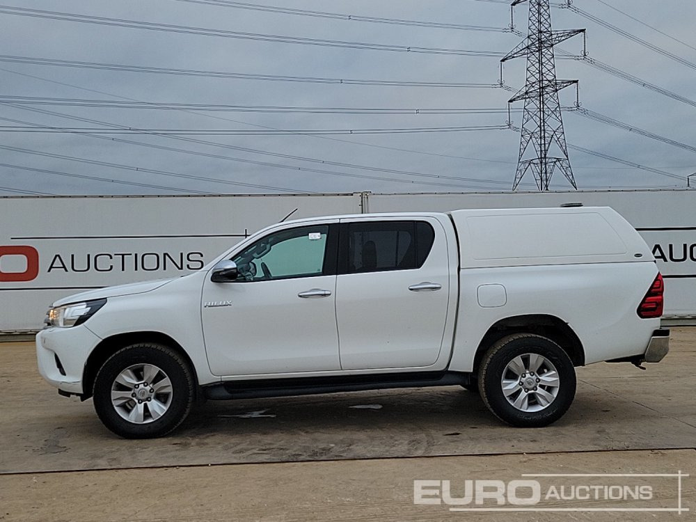 2020 Toyota Hilux Icon - شاحنة البيك أب: صور 2 2020 Toyota Hilux Icon - شاحنة البيك أب: صور 2