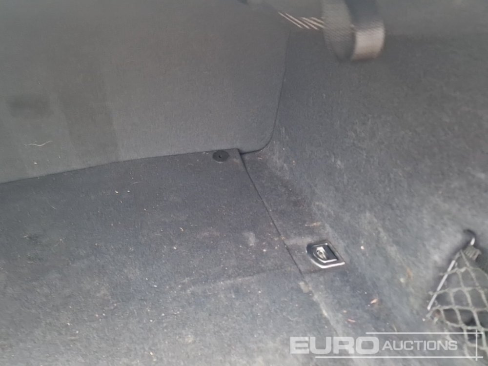 سيارة 2021 Audi A6: صور 15