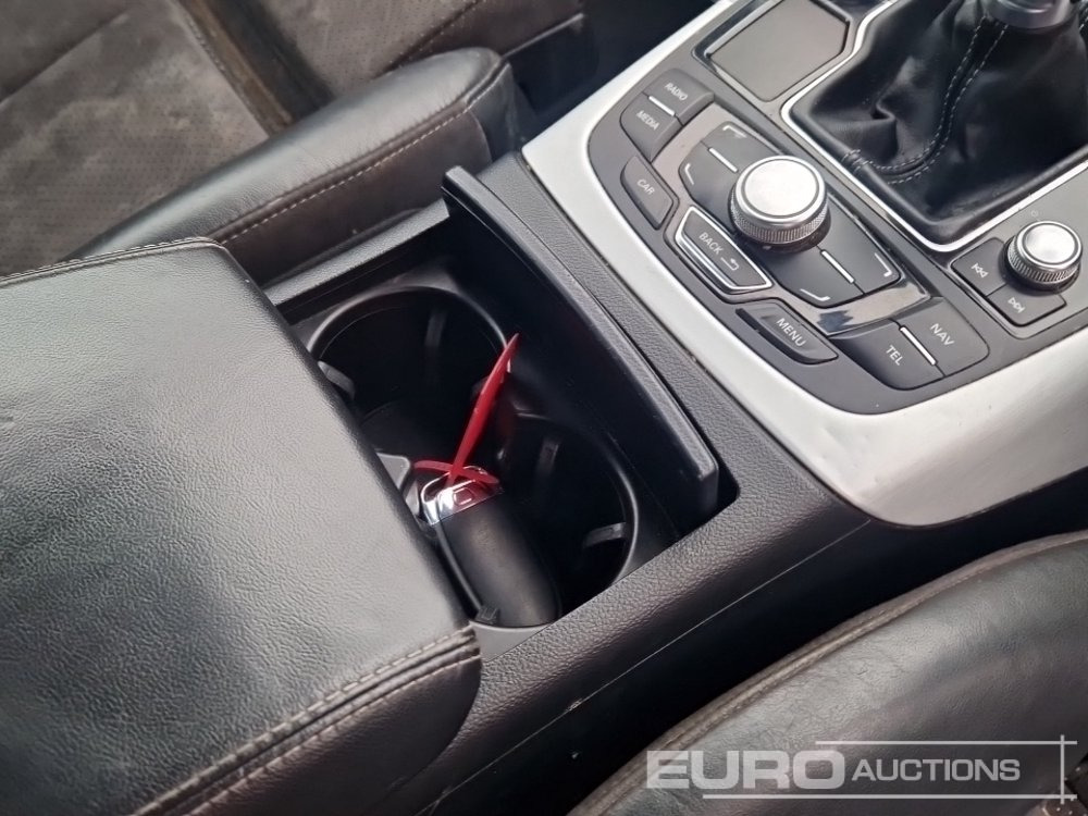 سيارة 2021 Audi A6: صور 45