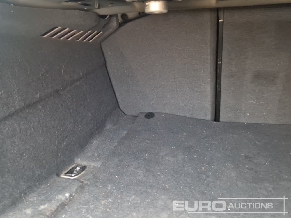 سيارة 2021 Audi A6: صور 13