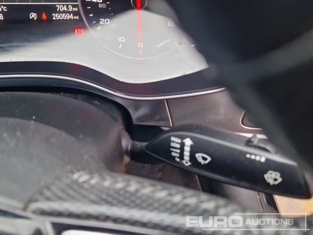 سيارة 2021 Audi A6: صور 32