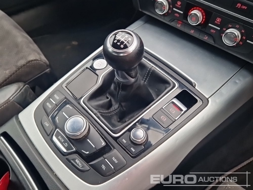 سيارة 2021 Audi A6: صور 28