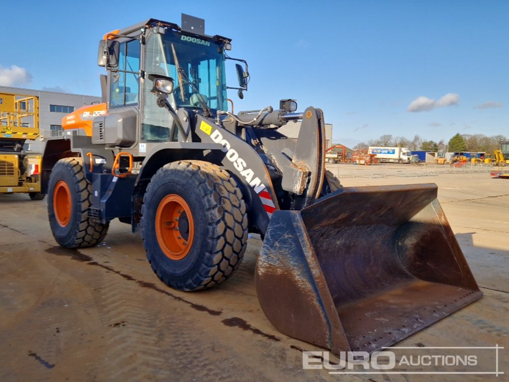 اللودر بعجل 2021 Doosan DL220-7: صور 7