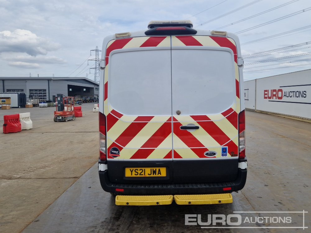 2021 Ford Transit 350 - الشاحنات الصغيرة كابينة مزدوجة: صور 4 2021 Ford Transit 350 - الشاحنات الصغيرة كابينة مزدوجة: صور 4