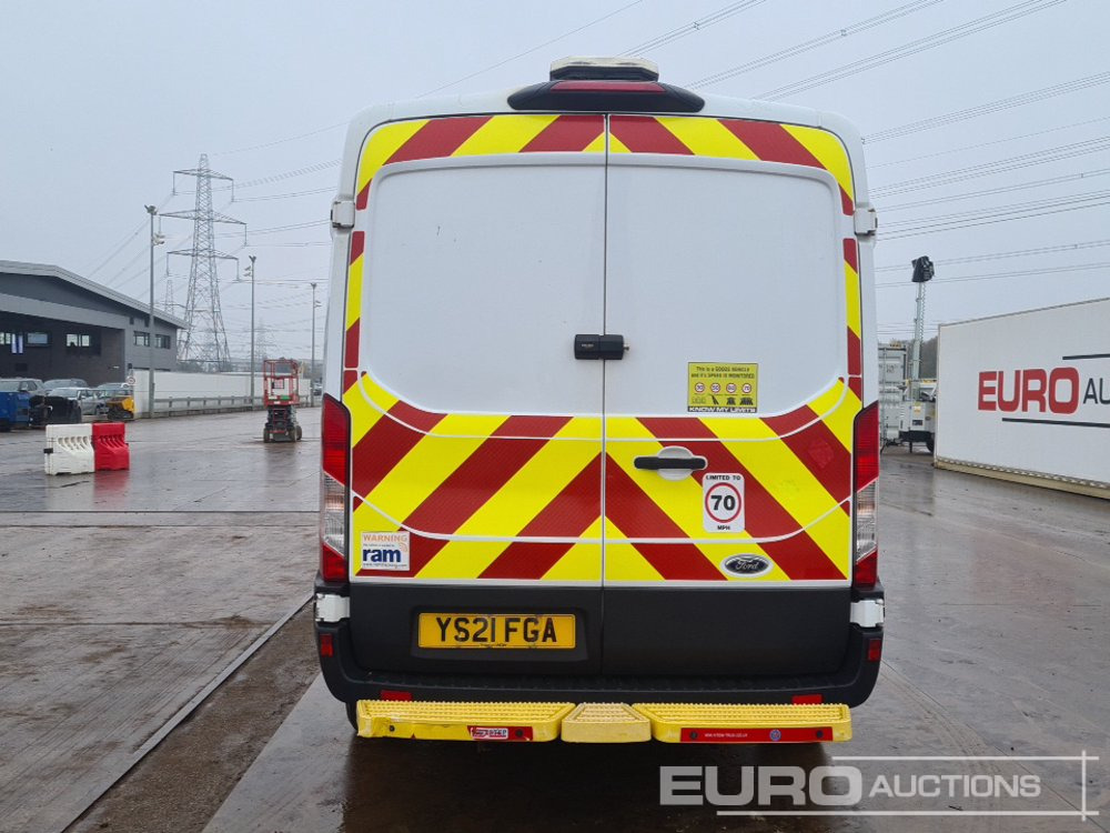 2021 Ford Transit 350 - سيارة بلدية: صور 4 2021 Ford Transit 350 - سيارة بلدية: صور 4
