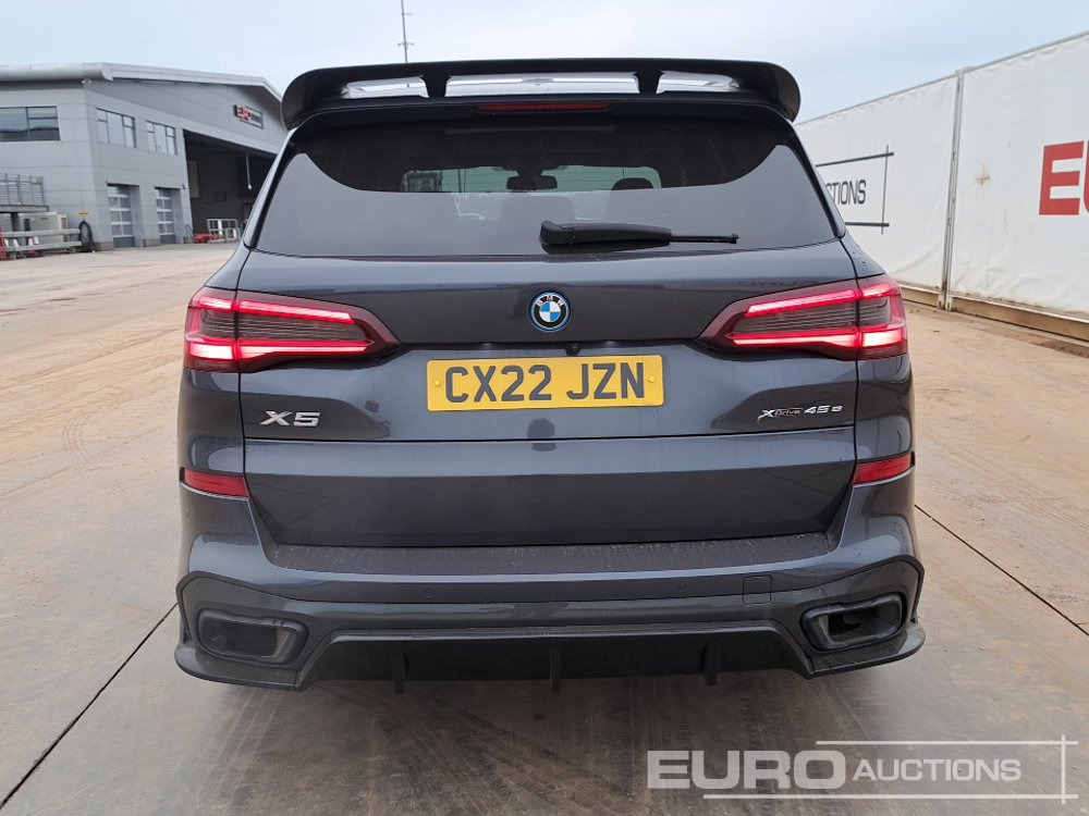 2022 BMW X5 45E M-Sport - سيارة دفع رباعي: صور 4 2022 BMW X5 45E M-Sport - سيارة دفع رباعي: صور 4
