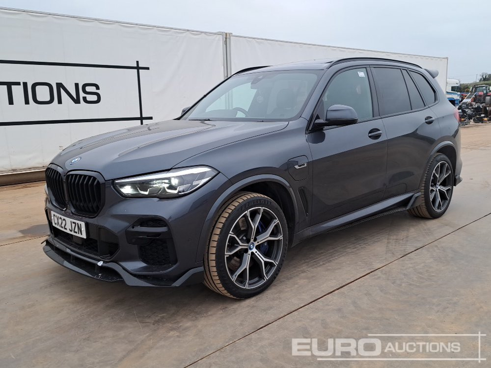 2022 BMW X5 45E M-Sport - سيارة دفع رباعي: صور 1 2022 BMW X5 45E M-Sport - سيارة دفع رباعي: صور 1