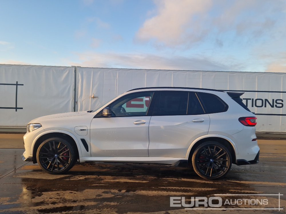 2022 BMW X5 45E M-Sport - سيارة دفع رباعي: صور 2 2022 BMW X5 45E M-Sport - سيارة دفع رباعي: صور 2