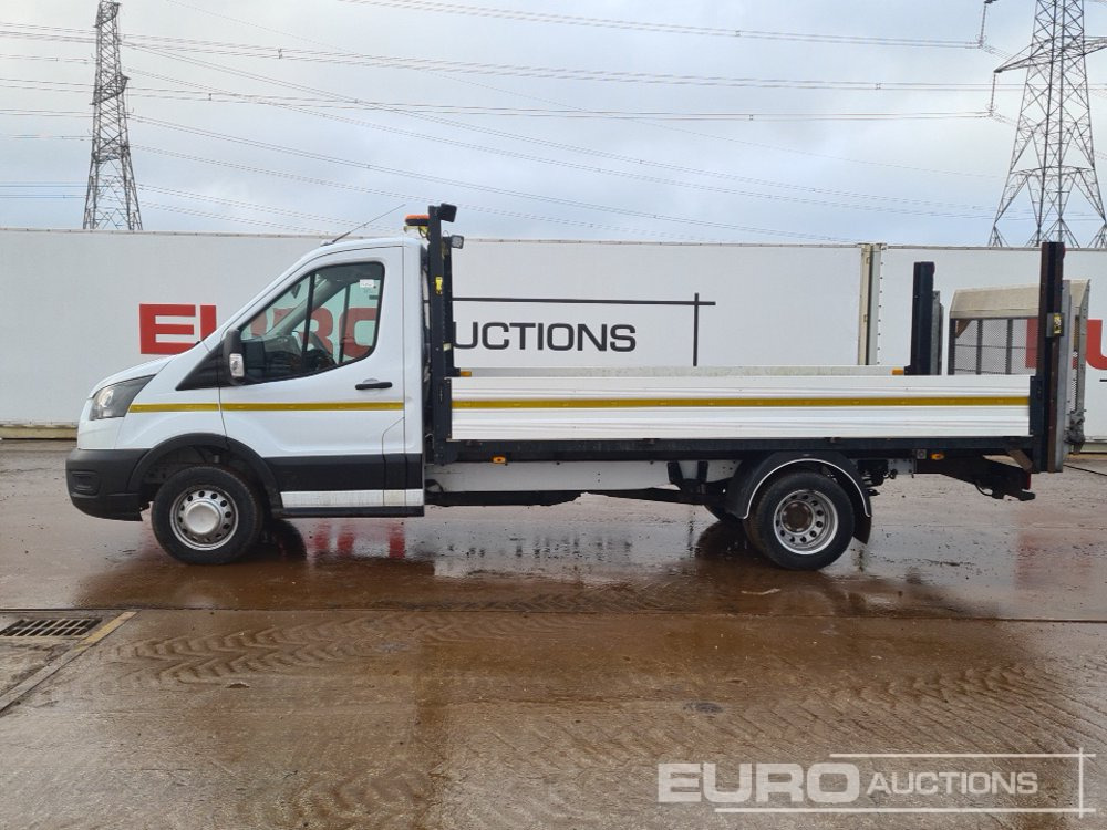 2022 Ford Transit 350 - الشاحنات الصغيرة المسطحة: صور 2 2022 Ford Transit 350 - الشاحنات الصغيرة المسطحة: صور 2