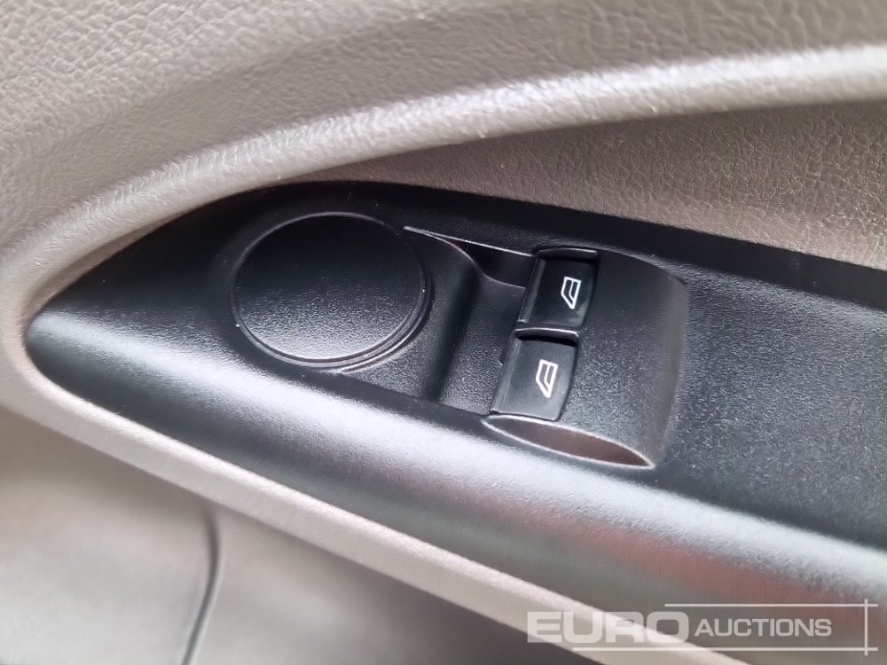 فان المدمجة 2022 Ford Transit Connect 220: صور 29