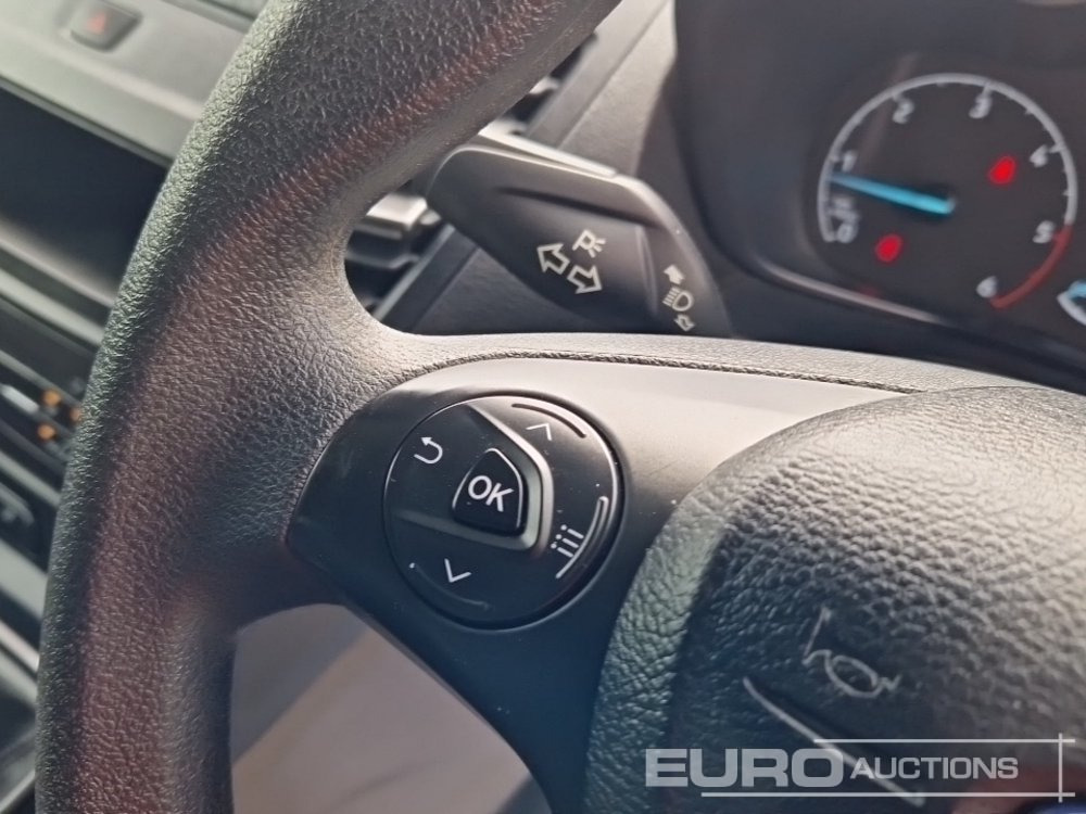فان المدمجة 2022 Ford Transit Connect 220: صور 19