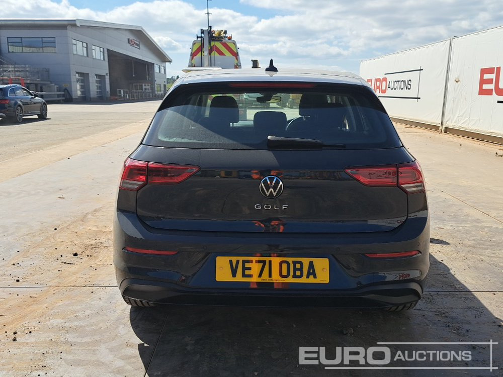 2022 Volkswagen Golf - سيارة: صور 4 2022 Volkswagen Golf - سيارة: صور 4