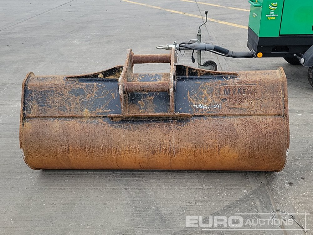 2023 Hill 70" Ditching Bucket 65mm Pin to suit 13 Ton Excavator - بكت: صور 4 2023 Hill 70" Ditching Bucket 65mm Pin to suit 13 Ton Excavator - بكت: صور 4