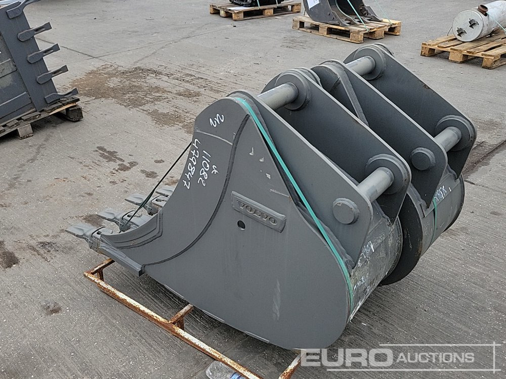 2023 Volvo 18", 18" Scoop Bucket 65mm Pin to suit 13 Ton Excavator - بكت: صور 3 2023 Volvo 18", 18" Scoop Bucket 65mm Pin to suit 13 Ton Excavator - بكت: صور 3