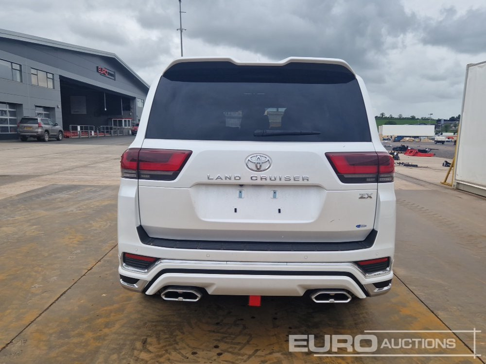 2024 Toyota Land Cruiser - سيارة دفع رباعي: صور 4 2024 Toyota Land Cruiser - سيارة دفع رباعي: صور 4