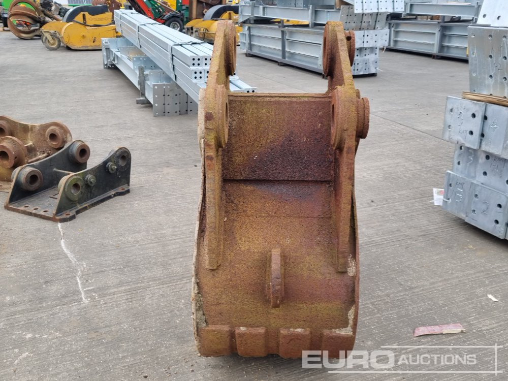 24” Digging Bucket 80mm Pins to suit 20 Ton Excavator - بكت: صور 4 24” Digging Bucket 80mm Pins to suit 20 Ton Excavator - بكت: صور 4