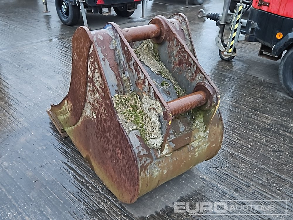24" Scoop Bucket 65mm Pin to suit 13 Ton Excavator - بكت: صور 3 24" Scoop Bucket 65mm Pin to suit 13 Ton Excavator - بكت: صور 3