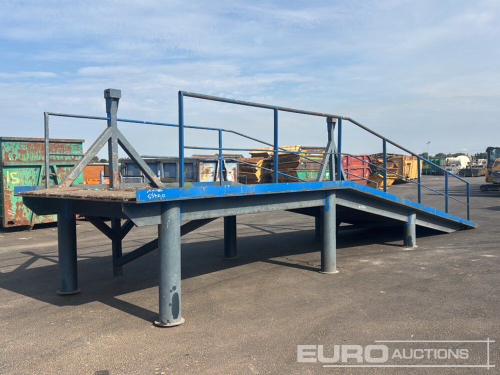 30' x 8' Loading Ramp - منحدر تحميل: صور 1 30' x 8' Loading Ramp - منحدر تحميل: صور 1