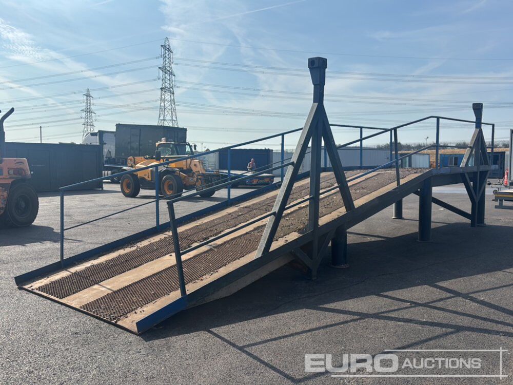 30' x 8' Loading Ramp - منحدر تحميل: صور 5 30' x 8' Loading Ramp - منحدر تحميل: صور 5
