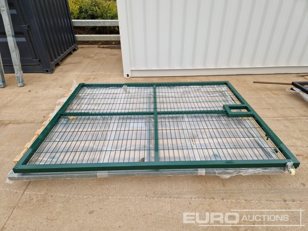 3m x 2.3m Heavy Duty Galvanized Powder Coated Gate (2 of), 100mm x 100mm Post (2 of), Assembly Kit (Green) - معدات البناء: صور 2 3m x 2.3m Heavy Duty Galvanized Powder Coated Gate (2 of), 100mm x 100mm Post (2 of), Assembly Kit (Green) - معدات البناء: صور 2