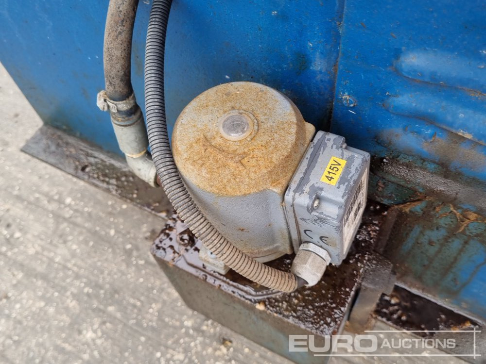 معدات البناء 415 Volt Band Saw: صور 13
