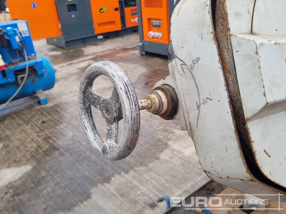 معدات البناء 415 Volt Band Saw: صور 14