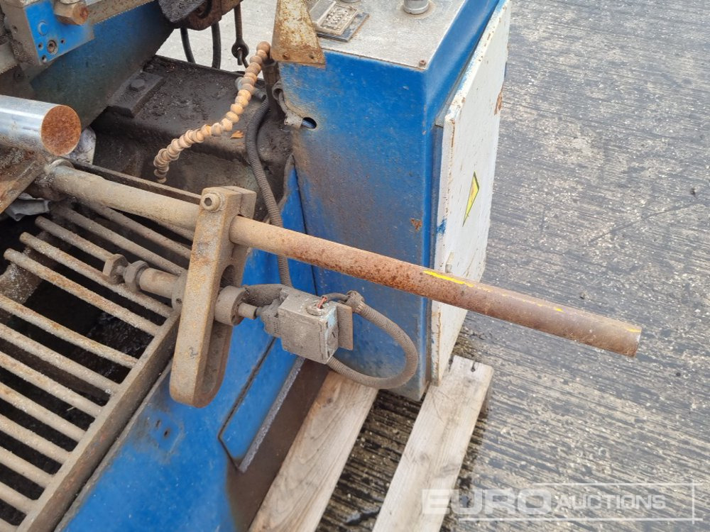 معدات البناء 415 Volt Band Saw: صور 11