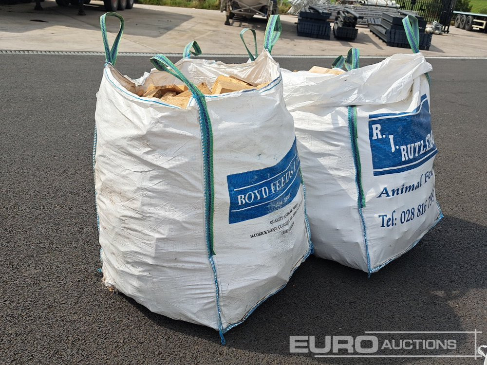 Bag of Timber Off-Cuts (2 of) - الآلات والماكينات الزراعية: صور 1 Bag of Timber Off-Cuts (2 of) - الآلات والماكينات الزراعية: صور 1