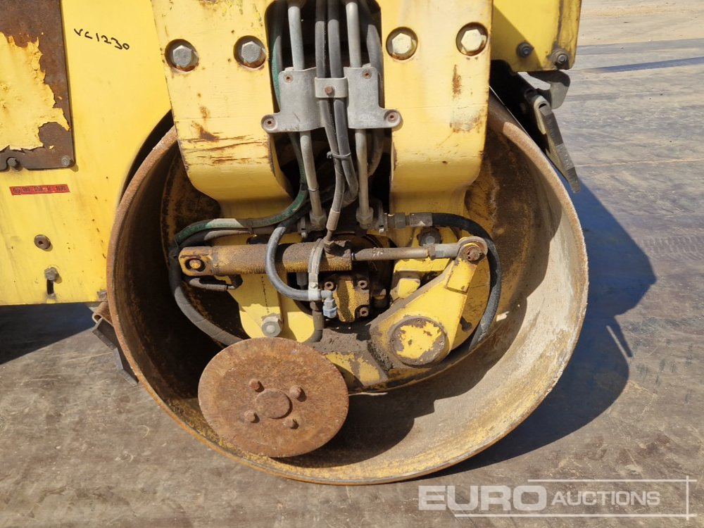 مدحلة Bomag
Bomag Roller

Bomag Roller

 BW138AD: صور 10