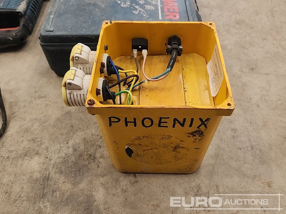معدات البناء Bosch GBH 4 DFE 110 Volt Multi Drill & 110 Volt Transformer (2 of) (Spares): صور 6