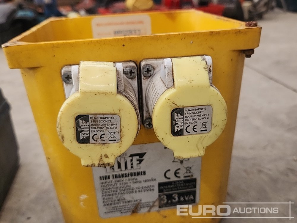 معدات البناء Bosch GBH 4 DFE 110 Volt Multi Drill & 110 Volt Transformer (2 of) (Spares): صور 12