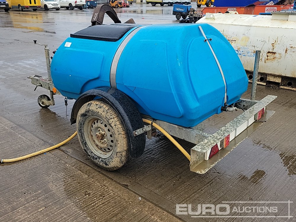 Bowser Supply Single Axle Plastic Water Bowser - خزان تخزين: صور 3 Bowser Supply Single Axle Plastic Water Bowser - خزان تخزين: صور 3