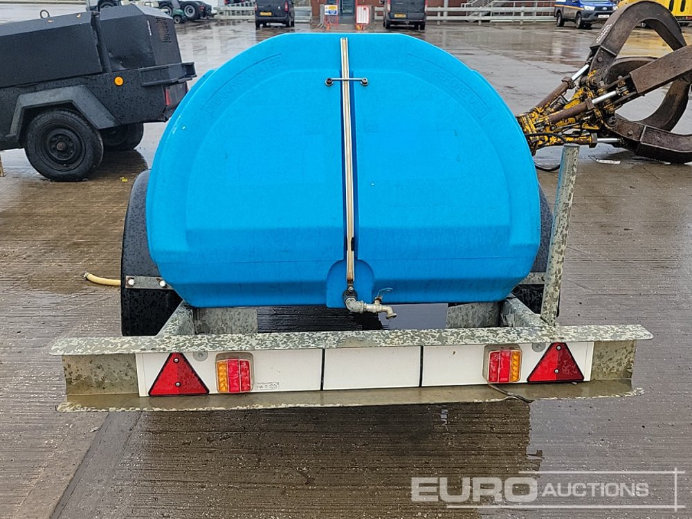Bowser Supply Single Axle Plastic Water Bowser - خزان تخزين: صور 4 Bowser Supply Single Axle Plastic Water Bowser - خزان تخزين: صور 4