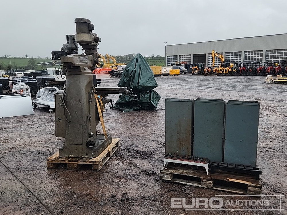 Bridgeport 3 Phase Milling Machine - مركز تصنيع CNC: صور 4 Bridgeport 3 Phase Milling Machine - مركز تصنيع CNC: صور 4