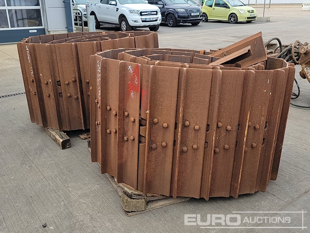 CAT 900mm Track Group (2 of) - قطع الغيار: صور 3 CAT 900mm Track Group (2 of) - قطع الغيار: صور 3