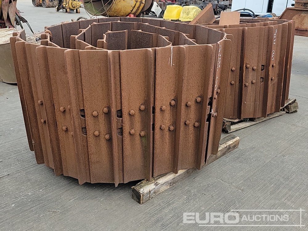 CAT 900mm Track Group (2 of) - قطع الغيار: صور 1 CAT 900mm Track Group (2 of) - قطع الغيار: صور 1