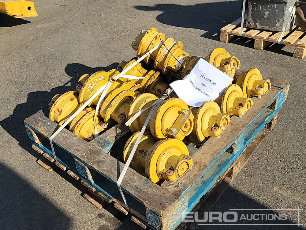 CAT Bottom Rollers (12 of) - قطع الغيار: صور 3 CAT Bottom Rollers (12 of) - قطع الغيار: صور 3