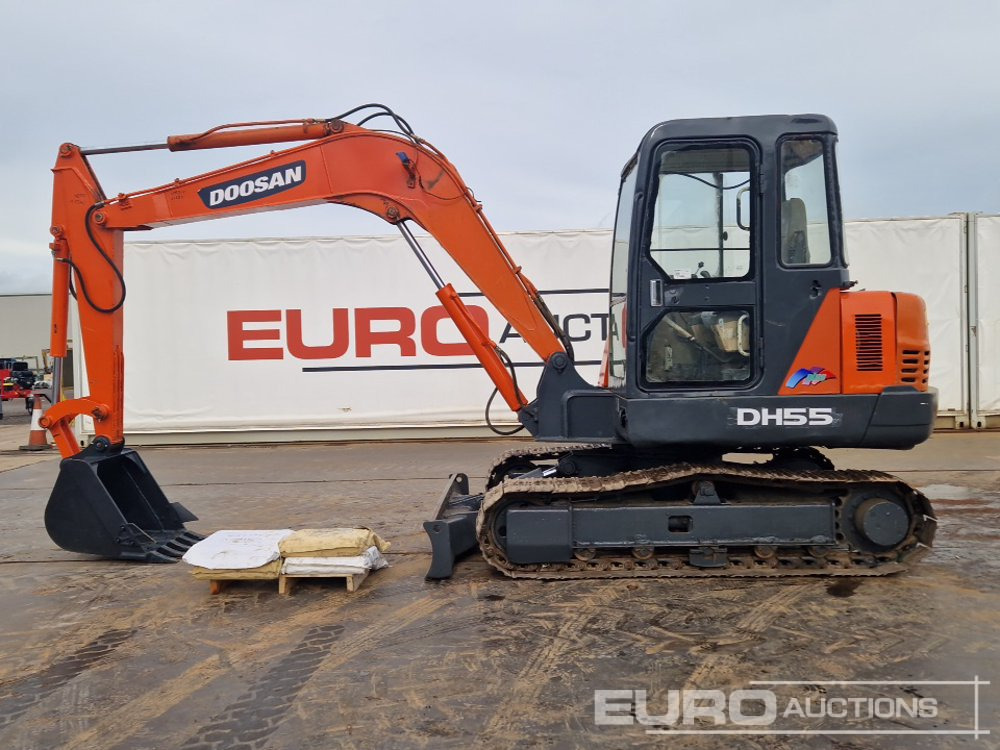 Doosan DH55-V - حفارة مصغرة: صور 2 Doosan DH55-V - حفارة مصغرة: صور 2